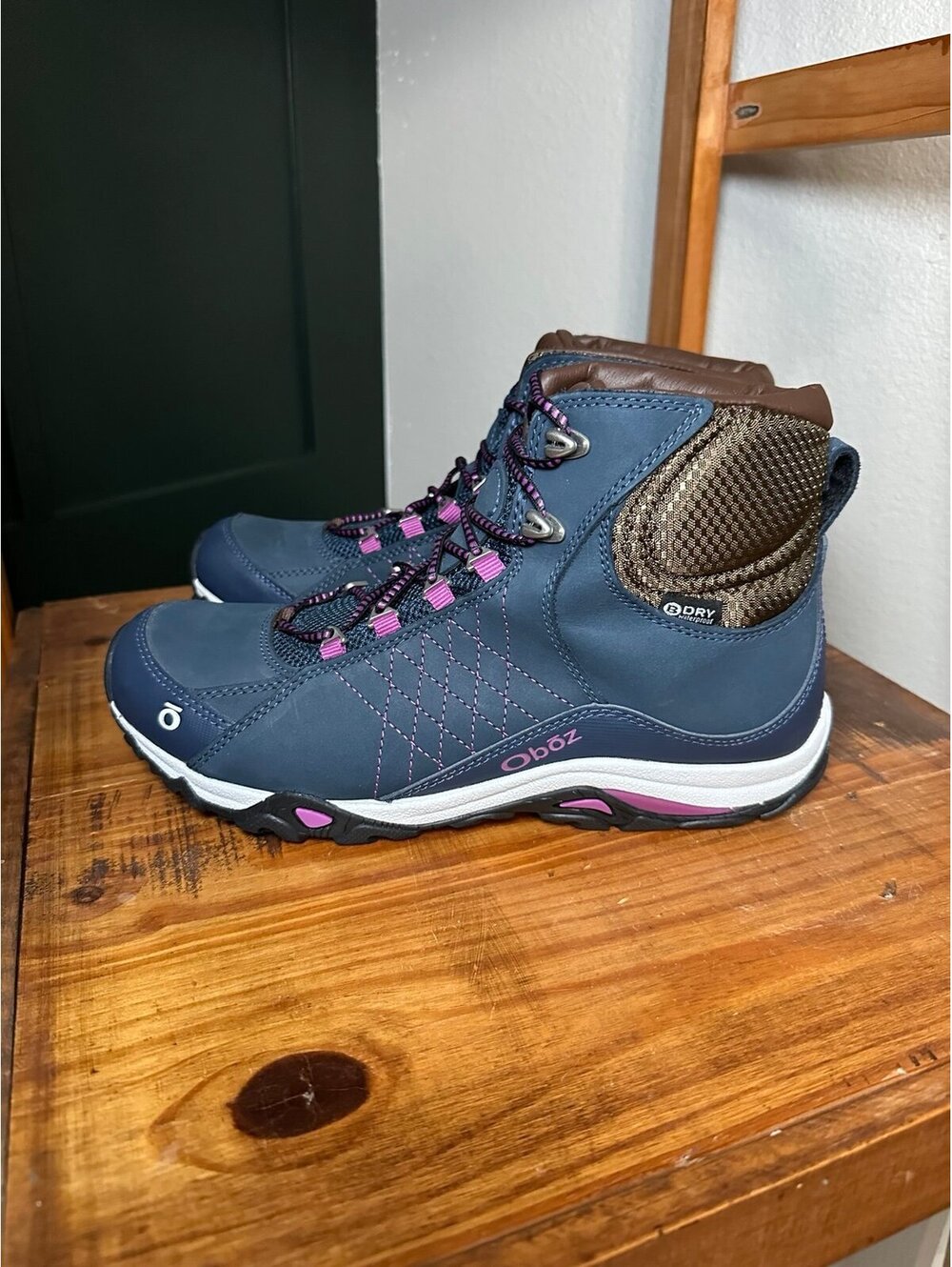 Oboz Women's Waterproof Hiking Boots Size 7.5 NWOT